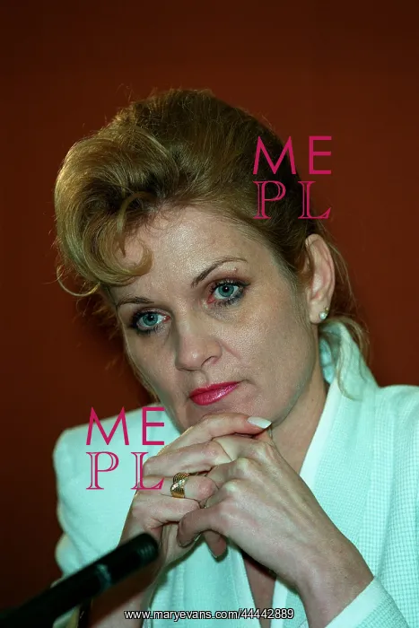  : Zdenka Kramplova
