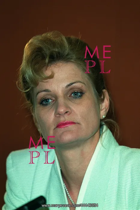  : Zdenka Kramplova