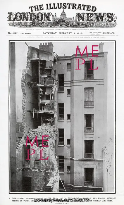 : Zeppelin attack in Paris on dwellings WWI : Zeppelin attack in Paris on dwellings WWI