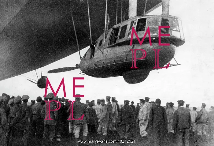 : Zeppelin L 59 takes off, 1917 : Zeppelin L 59 takes off, 1917