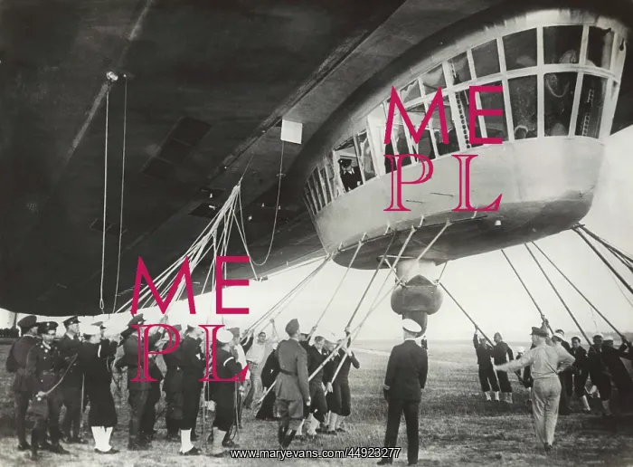 : Zeppelin LZ-129 Hindenburg : Zeppelin LZ-129 Hindenburg