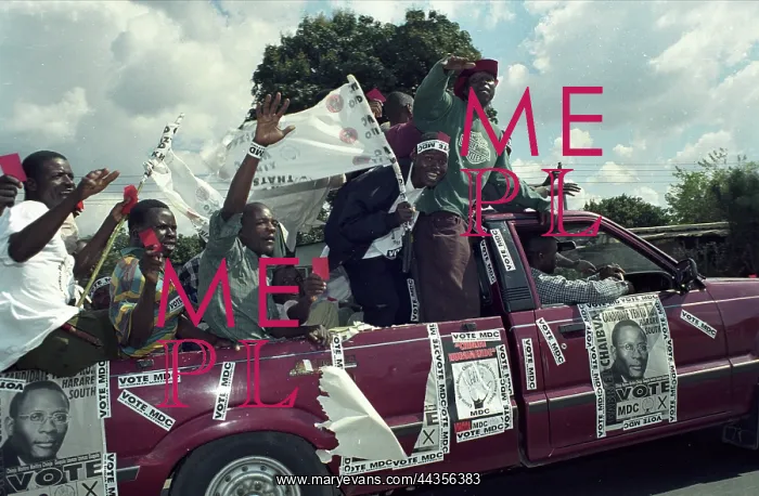 : Zimbabwe, 2000, Harare: Supporters of the MDC rally : Zimbabwe, 2000, Harare: Supporters of the MDC rally