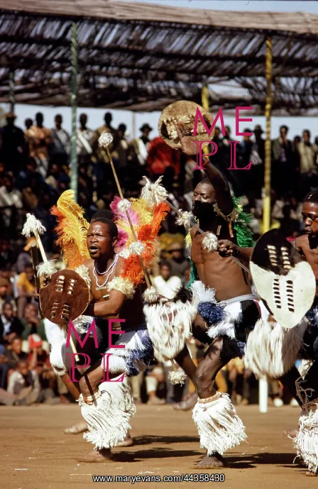 : Zingili dancers at a mine, mine, Hugh Tracey, Internation : Zingili dancers at a mine, mine, Hugh Tracey, Internation