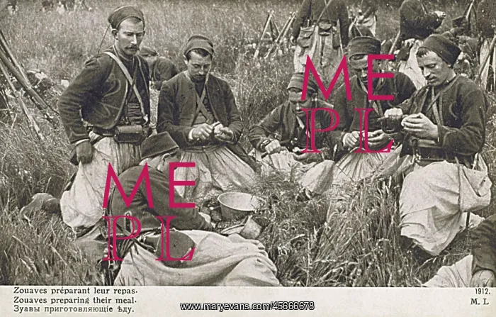 : Zouaves Troops preparing their meal - WWI : Zouaves Troops preparing their meal - WWI
