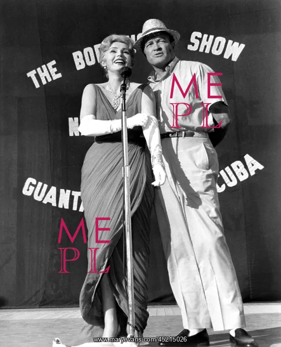 : Zsa Zsa Gabor, Bob Hope entertaining the ? : Zsa Zsa Gabor, Bob Hope entertaining the ?