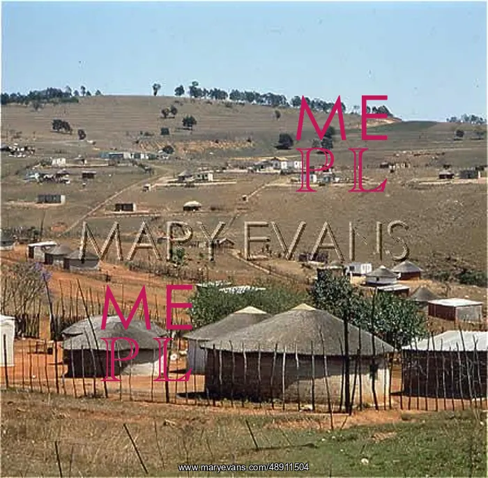 : ZULU HUTS. Zulu huts in the traditional style of the : ZULU HUTS. Zulu huts in the traditional style of the