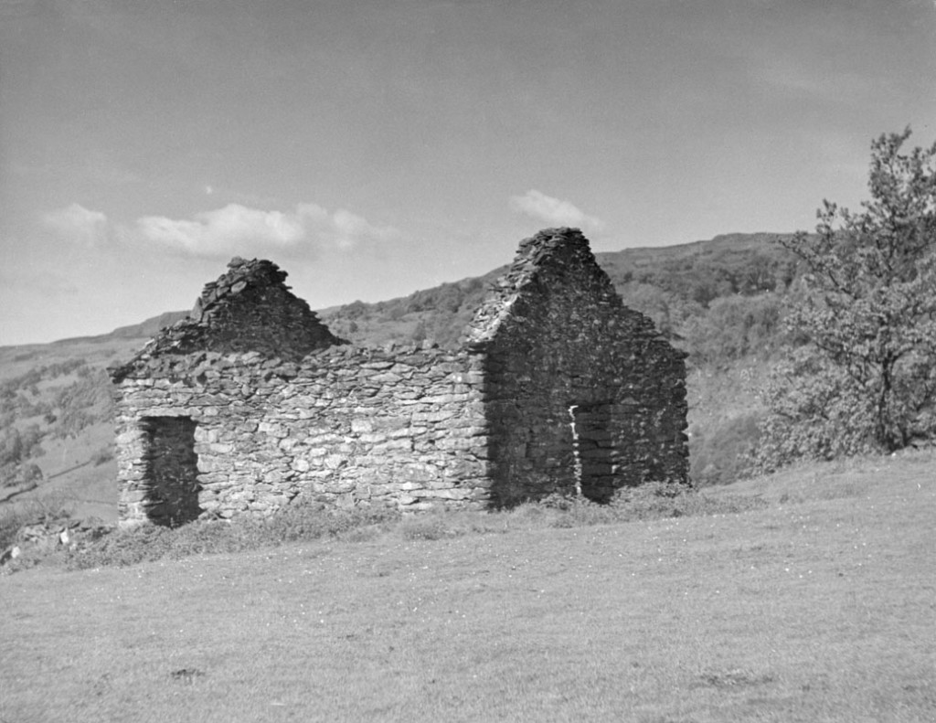 A ruined old Welsh cottage near Bettws-y-Coed, Caernarvonshire, Wales.
1950s