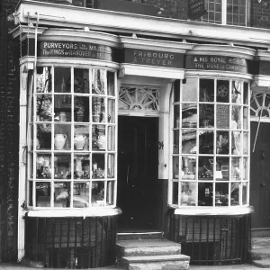 18TH C. TOBACCONIST SHOP 18TH C. TOBACCONIST SHOP