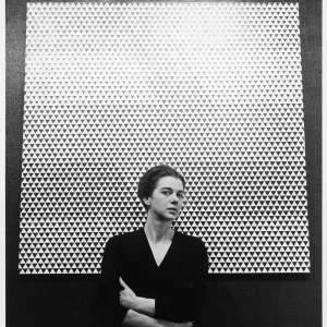 BRIDGET RILEY (1931 - ) BRIDGET RILEY (1931 - )