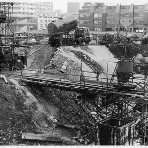 BUILDING THE BARBICAN BUILDING THE BARBICAN