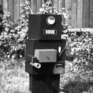 CARDBOARD ROBOT CARDBOARD ROBOT