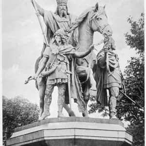 CHARLEMAGNE STATUE CHARLEMAGNE STATUE