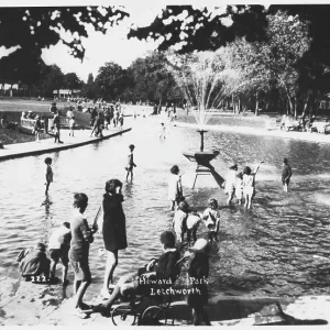 CHILDREN PADDLING CHILDREN PADDLING