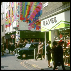 CORNER OF CARNABY STREET CORNER OF CARNABY STREET