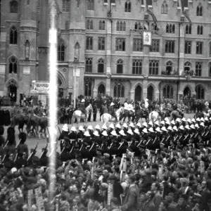 Coronation. Escorts dispersing Coronation. Escorts dispersing