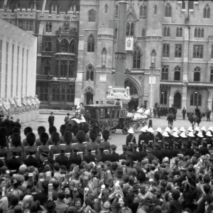Coronation. Irish State Coach leaves Abbey Coronation. Irish State Coach leaves Abbey