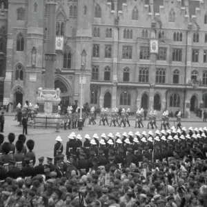 Coronation.March towards Abbey Coronation.March towards Abbey