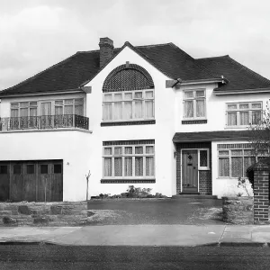 DETACHED HOUSE 1930S DETACHED HOUSE 1930S