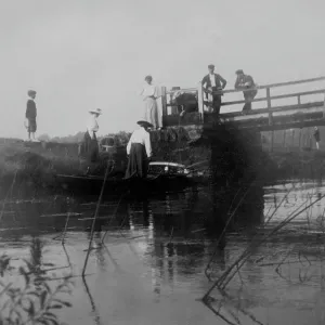 Disembarking from rowing boat