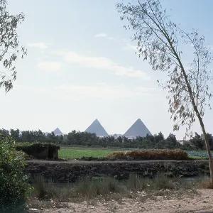 DISTANT VIEW OF PYRAMIDS DISTANT VIEW OF PYRAMIDS