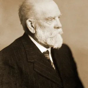 Dr Karl Jordan (1875-1972) Dr Karl Jordan (1875-1972)