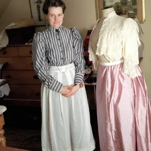 EDWARDIAN DRESSMAKER EDWARDIAN DRESSMAKER