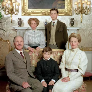 EDWARDIAN FAMILY EDWARDIAN FAMILY