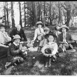 EDWARDIAN PICNIC EDWARDIAN PICNIC