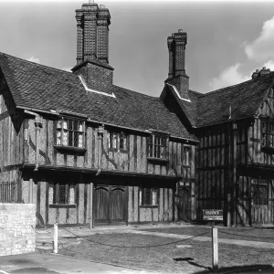 ELIZABETHAN HOUSE ELIZABETHAN HOUSE