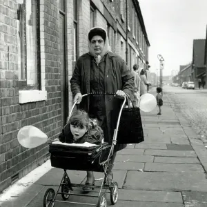 Girl Pram Gran Balloon Girl Pram Gran Balloon