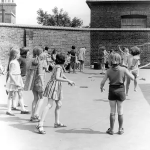 GIRLS PLAYGROUND 1960S GIRLS PLAYGROUND 1960S