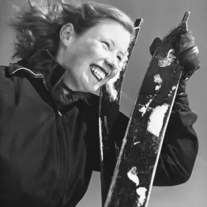 HAPPY SKI WOMAN