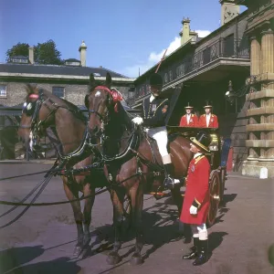 HORSEGUARDS CARRIAGE HORSEGUARDS CARRIAGE