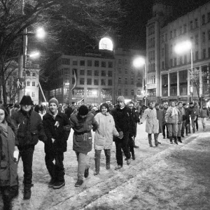 Humane chain - demonstration - Prague