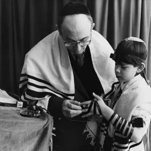JUDAISM : TIFFILIN JUDAISM : TIFFILIN