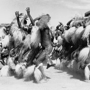 Large Group of Dancing Zulus Large Group of Dancing Zulus