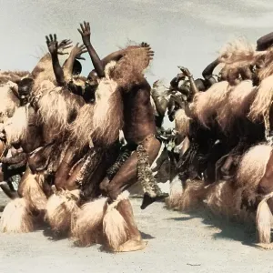Large Group of Dancing Zulus Large Group of Dancing Zulus