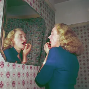 LIPSTICK IN THE MIRROR LIPSTICK IN THE MIRROR