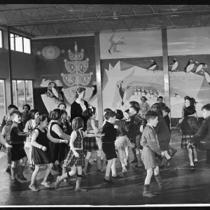 LIVELY CLASSROOM 1951 LIVELY CLASSROOM 1951