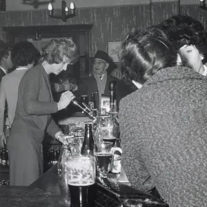 LONDON BARMAID LONDON BARMAID
