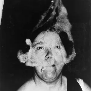 Mary Marshall, medium, with ectoplasm, Winnipeg, Canada