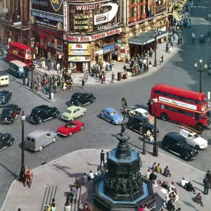 Piccadilly Circus, London - Statue of Eros Piccadilly Circus, London - Statue of Eros