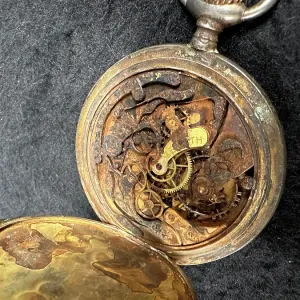 Pocket watch of Titanic victim Ramon Artagaveytia Gomez Pocket watch of Titanic victim Ramon Artagaveytia Gomez