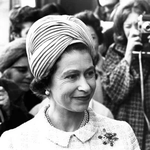Queen Elizabeth II visiting the V&A Queen Elizabeth II visiting the V&A