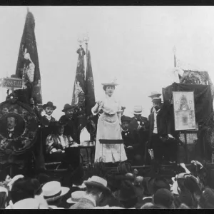 ROSA LUXEMBURG ROSA LUXEMBURG
