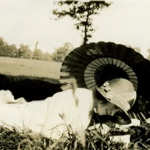 Self portrait with parasol (1/2) Self portrait with parasol (1/2)