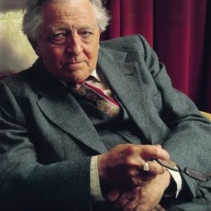 Sir Angus Wilson - Novelist Sir Angus Wilson - Novelist