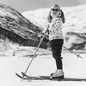 SKIING GIRL SKIING GIRL