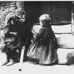 SLUM CHILDREN LATE 19C SLUM CHILDREN LATE 19C
