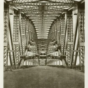 Sydney Harbour Bridge: the finished arch Sydney Harbour Bridge: the finished arch